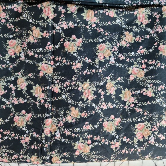 VTG POLISHED APPLE FLORAL CONCORD FABRIC COTTON/POLYESTER 5 1/2 YARDS 45"WIDE - Picture 2 of 6